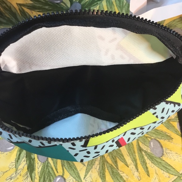 Retro 80’s - 90’s Style Geo Metric Print Fanny Pack, 2 Compartments, New, Sealed - Picture 3 of 5